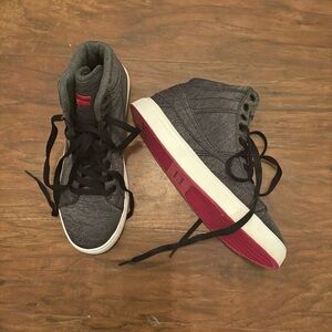 Women’s Fila Hightop Shoes Size 8